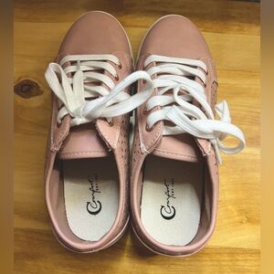 Women’s blush sneakers. Size 9🩷